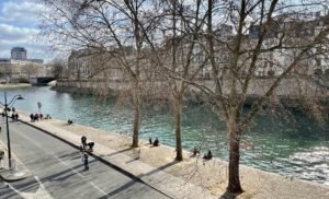 paris-seine-walk-1.jpeg