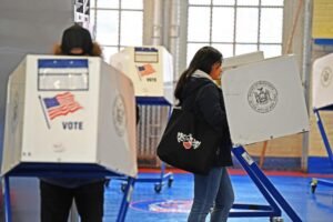 110723-nyc-voting-starts-off-71941307-e1742493590965.jpg