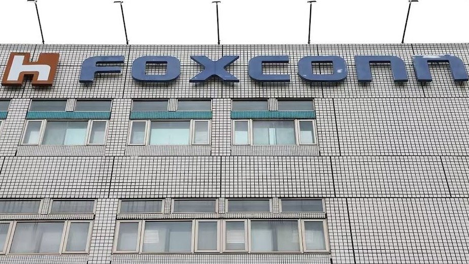 67fc99b9bf977-iphone-maker-foxconn-plans-to-expand-in-india-create-jobs-1414289-16x9.png