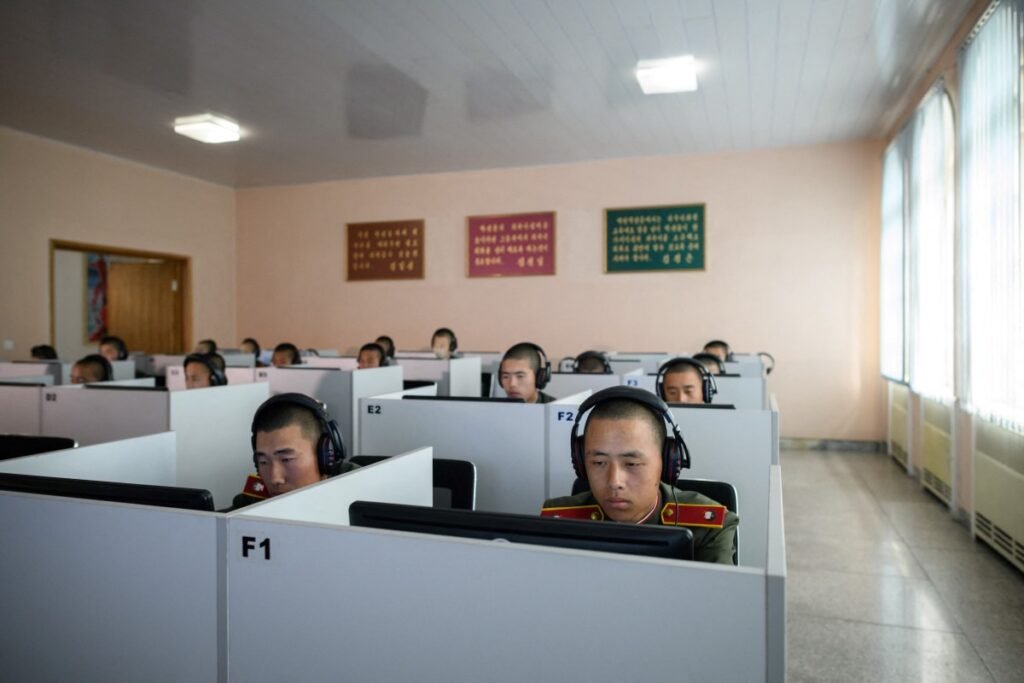 north-korean-students-computers-DPRK-pyongyang.jpg