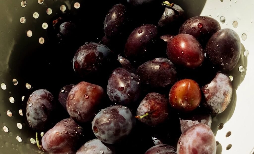 plums-fruits.jpeg