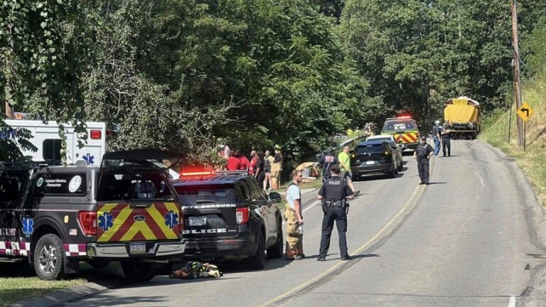 Pennsylvania_Bus_Crash_47637-68aa1db801202-768x432.jpg