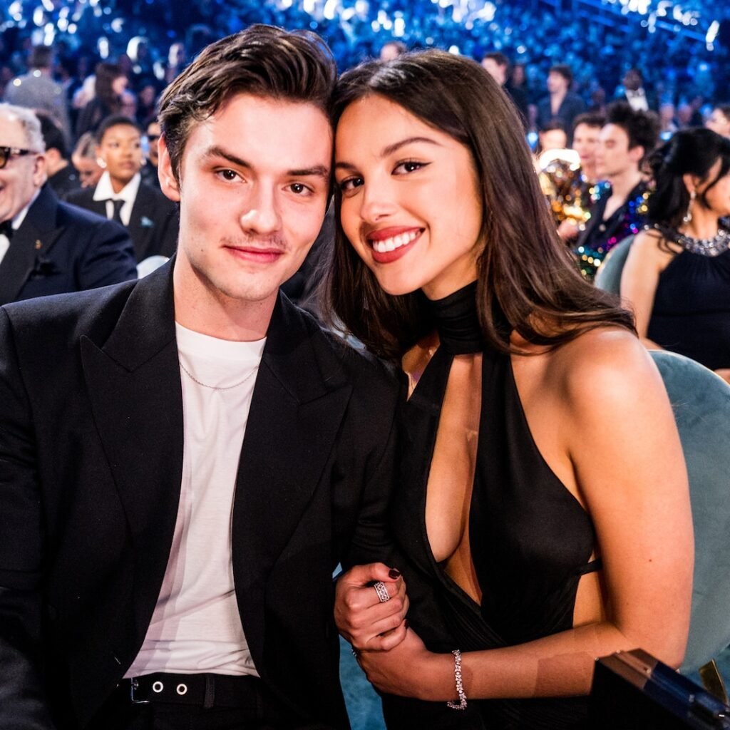 rs_1200x1200-250202181446-1200-olivia-rodrigo-louis-partridge-grammys.jpg