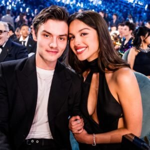 rs_1200x1200-250202181446-1200-olivia-rodrigo-louis-partridge-grammys.jpg