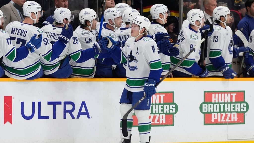 Canucks-1.jpg