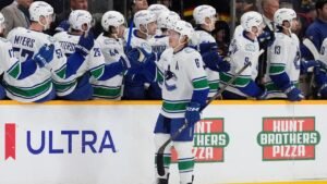 Canucks-1.jpg