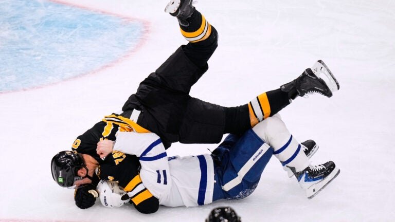 Maple_Leafs_Bruins_Hockey_03601-691445616a97f-768x432.jpg