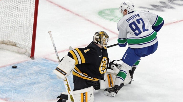 Canucks_Bruins_Hockey_47162-694778690c078-768x432.jpg
