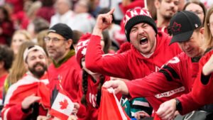 Canada-fans.jpg