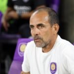 Orlando Metropolis SC half methods with coach Oscar Pareja