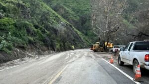 caltrans-topanga-canyon-state-route-27-reopened-G97M9CPaEAIZbCr.jpg