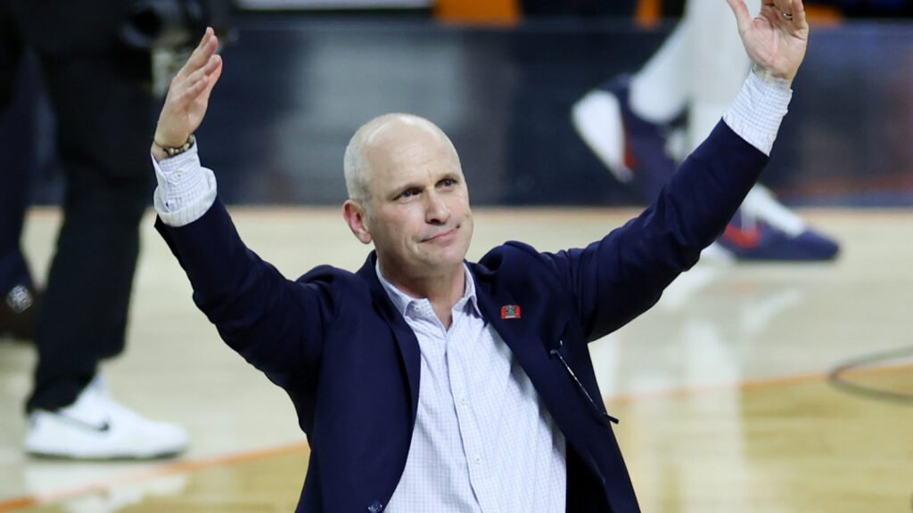 uconns-dan-hurley-cashes-huge-bonus-march-madness.jpg