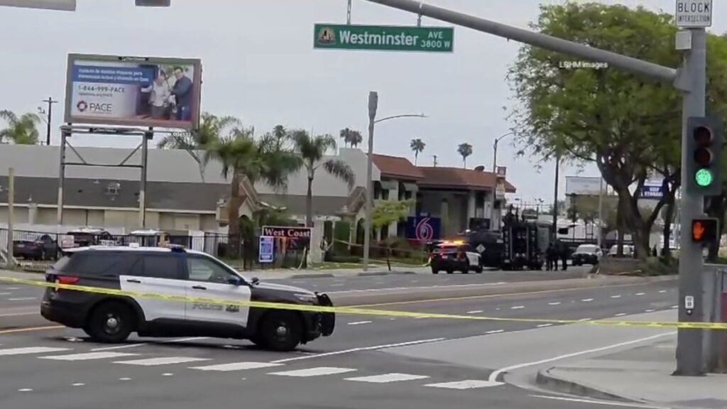 santa-ana-barricade-5326.jpg