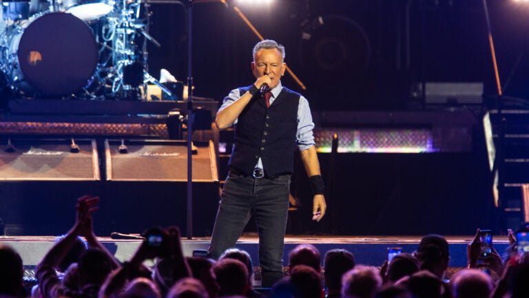 springsteen-3-6a1489d14d1bf-768x432.jpg