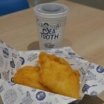 After closing 1,000 eating places, seafood chain sees clear crusing