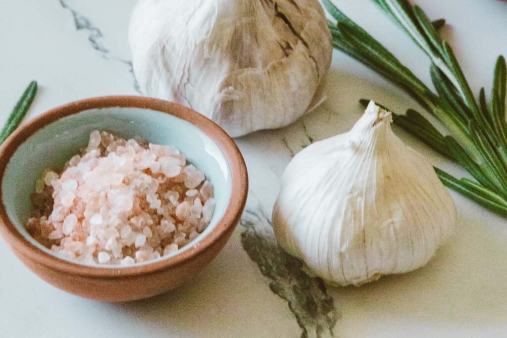 Does-Garlic-Need-to-Be-Refrigerated.jpg