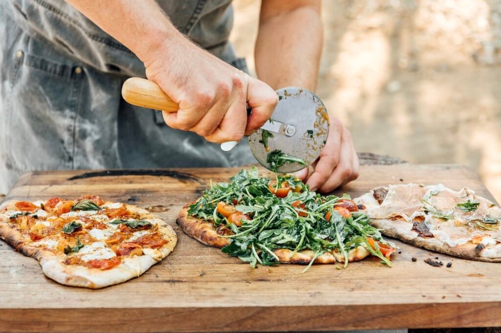 how-to-host-a-pizza-party-16.jpg
