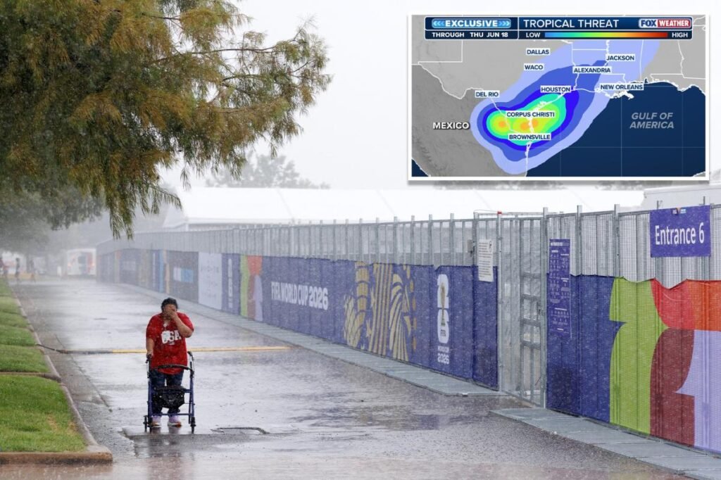 tropical-storm-alerts-possibly-hours-131115350.jpg