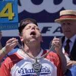 Joey Chestnut eats 66 sizzling canine to win Nathan’s Well-known contest – NBC New York