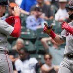 Durbin homers because the Purple Sox beat the White Sox 2-1 for his or her sixth straight win