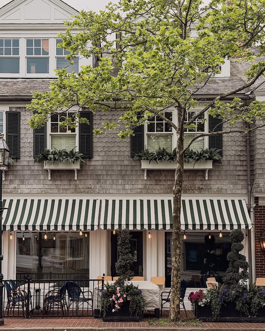 Marthas-Vineyard-downtown-restaurant.jpg