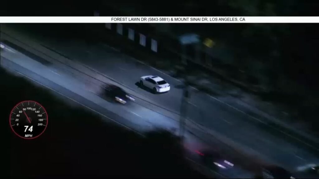 pursuit-82626.jpg