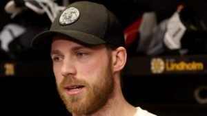 s3___bgmp-arc_arc-feeds_generic-photos_to-arc_04bruins_lockercleanout_11-6a92540c7c4a5-scaled-e17879.jpeg