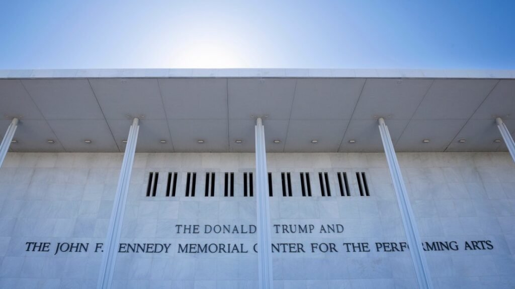 APTOPIX-Trump-Kennedy-Center-26149771949892-AP.jpg