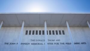APTOPIX-Trump-Kennedy-Center-26149771949892-AP.jpg