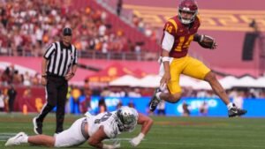 APTOPIX_Oregon_USC_Football_3687_-6aba961a9f806-768x432.jpg