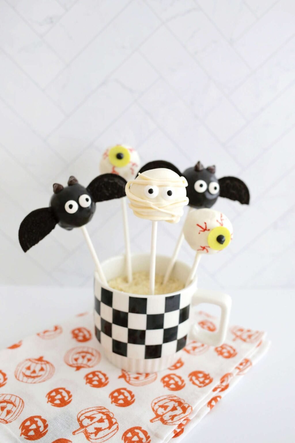 easy-halloween-cake-pop-idea-mummy-bat-eyeball-1-1-scaled.jpg