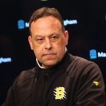 s3___bgmp-arc_arc-feeds_generic-photos_to-arc_04bruins_lockercleanout_04-6a98bad37fb8a-768x432.jpg
