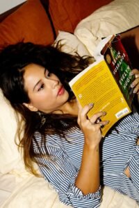 woman-reading-in-bed.jpg