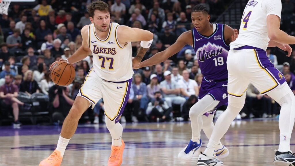 2026-10-25T192351Z_1958709474_MT1USATODAY30186353_RTRMADP_3_NBA-LOS-ANGELES-LAKERS-AT-UTAH-JAZZ.jpg