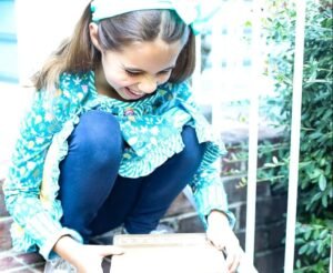 kiwi-crate-for-girls-1-of-17-1-e1571693668642.jpg