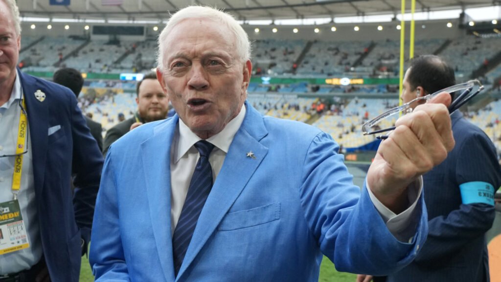 visibly-frustrated-jerry-jones-keeps-making-big.jpg