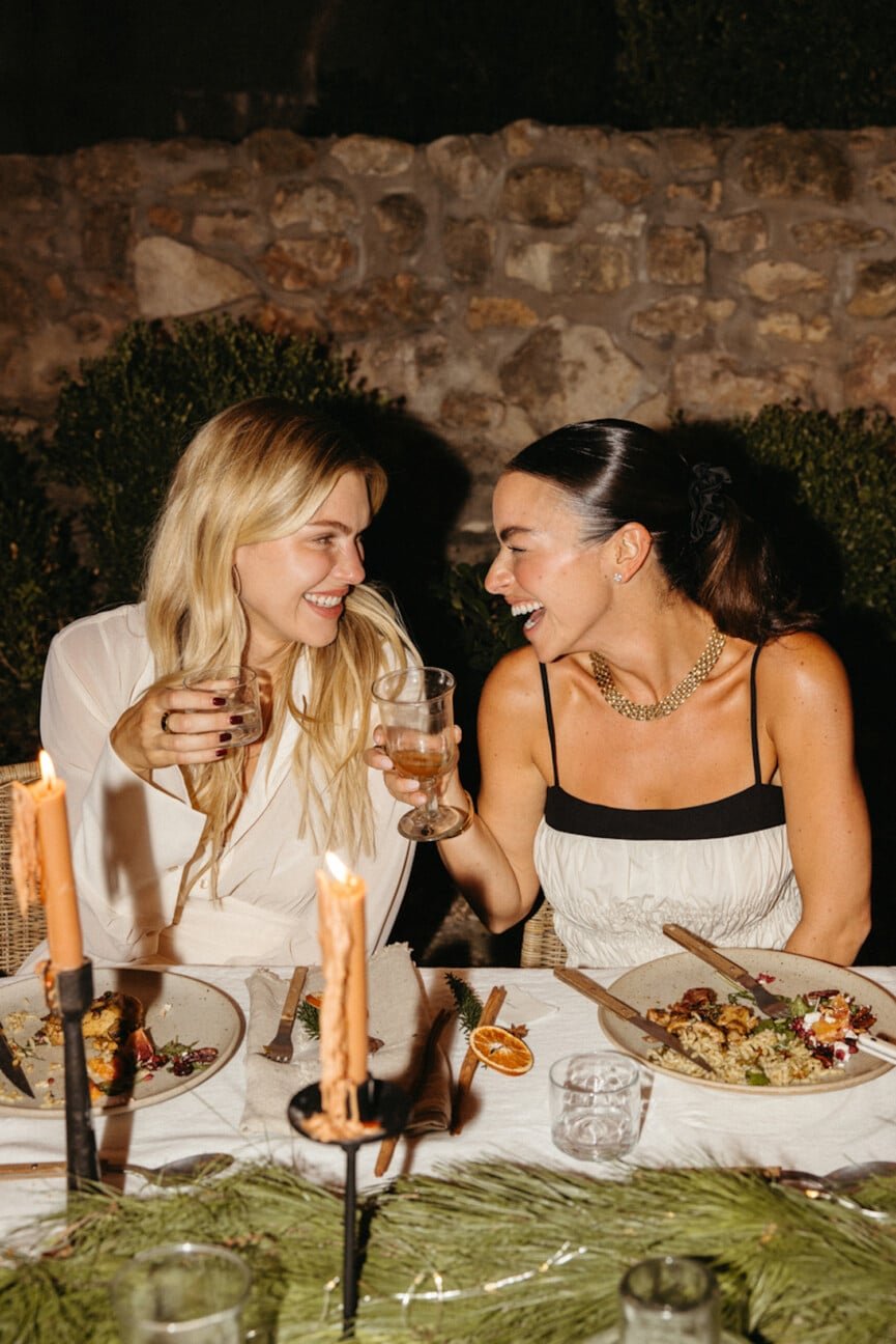 women-laughing-865x1296.jpg